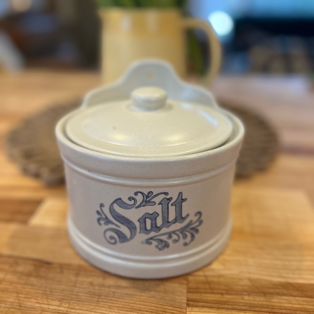 Pfaltzgraff ceramic vintage salt box
